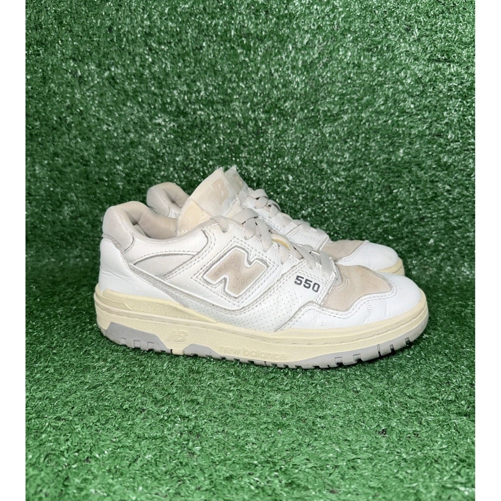 New Balance 550 White Beige Running Shoes Sneakers Women's Size 7 Men's Size 5.5